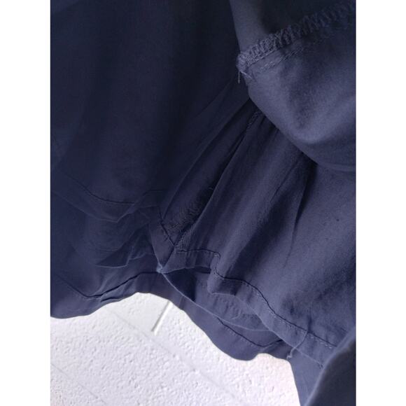 Size large skirt built in shorts - Picture 4 of 8